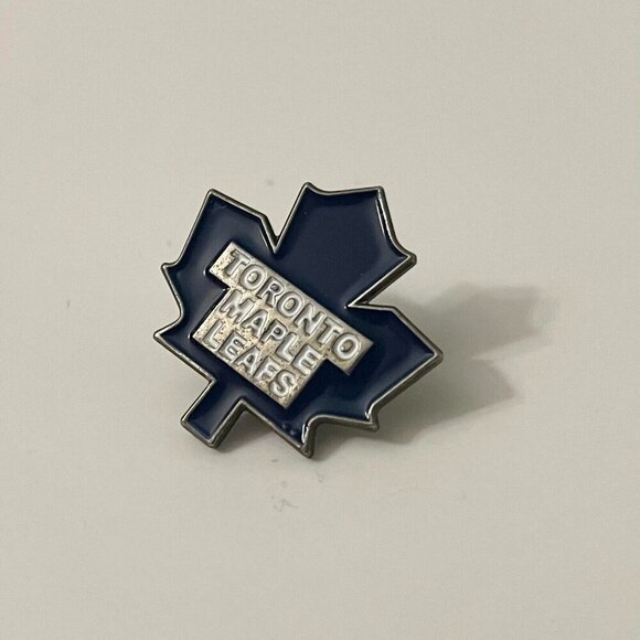 Toronto Maple Leafs Pin NHL Hockey Pinback - Picture 8 of 8